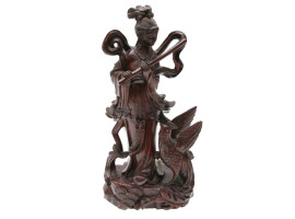 A VINTAGE CHINESE CARVED WOOD FIGURE OF GUANYIN