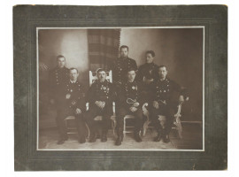 A VINTAGE PHOTOGRAPH OF POLICE SQUAD CA. 1900