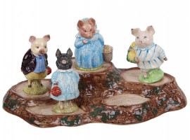 A LOT OF FOUR BEATRIX POTTER FIGURINES WITH STAND