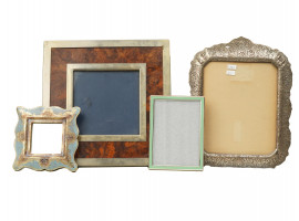 A LOT OF FOUR VINTAGE PHOTO AND MIRROR FRAMES