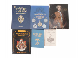 SIX RUSSIAN BOOKS ON INSIGNIAS AND COLLECTIBLES