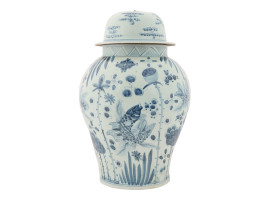 LARGE CHINESE WHITE BLUE PORCELAIN VASE TEA JAR