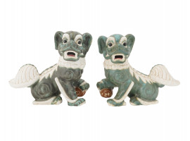 PAIR OF CHINESE PORCELAIN FOO DOG FIGURINES