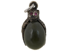 RUSSIAN NEPHRITE AND GILT SILVER OWL EGG PENDANT