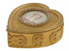 ANTIQUE GILT BRASS BOX WITH MARY STUART PAINTING