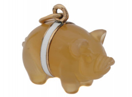 RUSSIAN GOLD AND HARD ENAMEL PENDANT OF A PIG