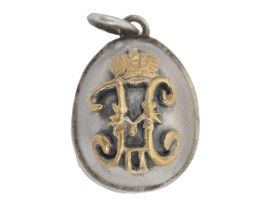 RUSSIAN GILT SILVER EGG CHARM WITH IMPERIAL CROWN