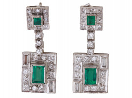 PAIR OF 585 GOLD DIAMONDS EMERALD STONE EAR RINGS