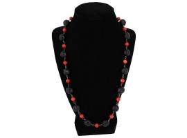 18K GOLD BLACK ONYX AND CORAL BEADED NECKLACE