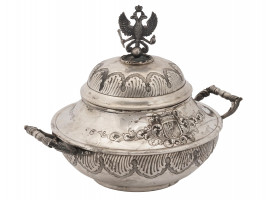 RUSSIAN SILVER SOUP TUREEN WITH IMPERIAL EAGLE