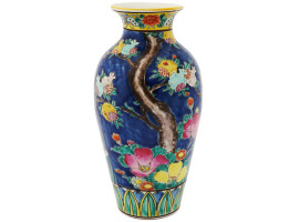 ANTIQUE CHINESE QING HAND PAINTED PORCELAIN VASE