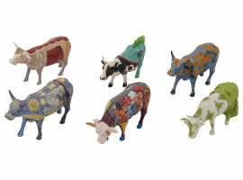GROUP OF COW PARADE COLLECTIBLE CERAMIC FIGURINES