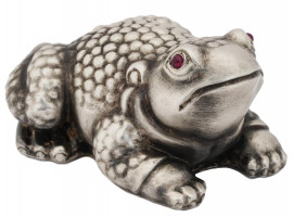 RUSSIAN SILVER FROG FIGURINE WITH GARNET EYES