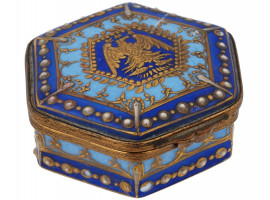 ANTIQUE SEVRES PORCELAIN SNUFF BOX WITH EAGLE