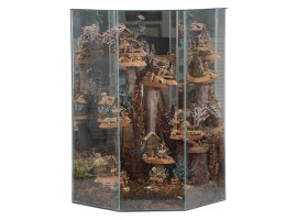 LARGE HANDMADE TREE HOUSE DIORAMA IN GLASS CASE