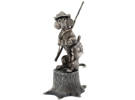 RUSSIAN SILVER FIGURINE OF A HUNTING DOG ON STUMP