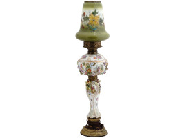 ANTIQUE PORCELAIN LAMP IN GERMAN MEISSEN MANNER