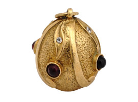 RUSSIAN 84 GILT SILVER AND RUBY STONE EGG PENDANT