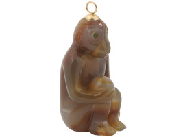 RUSSIAN GOLD AND AGATE MONKEY FIGURAL PENDANT