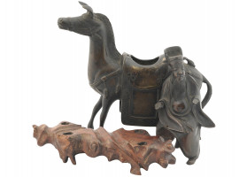 ANTIQUE CHINESE MING BRONZE FIGURINE ON HORSEBACK