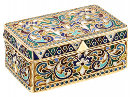 RUSSIAN GILT SILVER ENAMEL LIDDED PILL BOX