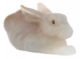 RUSSIAN HAND CARVED AGATE RUBY FIGURINE OF RABBIT