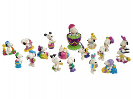 FULL EASTER SNOOPY COLLECTION WITH A DISPLAY CASE