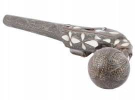 PERSIAN QAJAR FLINTLOCK PISTOL WITH NACRE INLAY