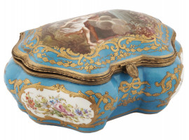 ANTIQUE 18TH C FRENCH SEVRES PORCELAIN LIDDED BOX