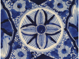 ANTIQUE JAPAN IMARI BLUE WHITE PORCELAIN CHARGER