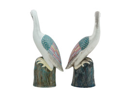 ANTIQUE CHINESE HAND PAINTED PORCELAIN CRANES