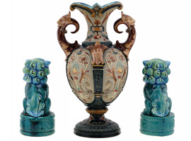 CHINESE PORCELAIN FOO DOG FIGURES AND GLAZED VASE