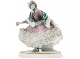 DRESDEN VOLKSTEDT KARL ENS LADY PORCELAIN FIGURE