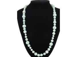 CHINESE JADE BEADED NECKLACE WITH 14K GOLD CLASP