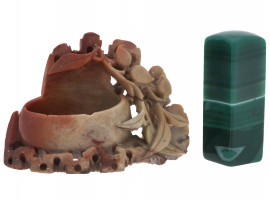 CHINESE SOAPSTONE STAND AND POLISHED MALACHITE