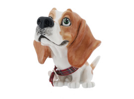 VINTAGE PORCELAIN HAND PAINTED BEAGLE FIGURINE