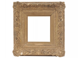 ANTIQUE ORNATE GILT WOODEN PICTURE FRAME