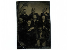 ANTIQUE 1860S TINTYPE PHOTO FRONTIERSMEN VETERANS