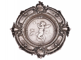 ANTIQUE RUSSIAN SILVER CHASED ASHTRAY WITH CUPID