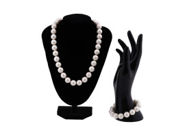 VINTAGE CULTURED PEARL NECKLACE AND BRACELET SET