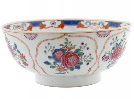 CHINESE QING EXPORT FAMILLE ROSE PORCELAIN BOWL