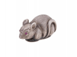 RUSSIAN 88 SILVER FIGURE OF A MOUSE W RUBY EYES