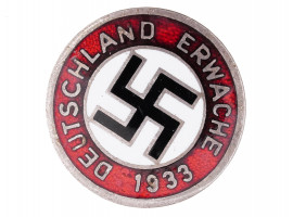 WWII NAZI GERMAN 1933 NSDAP ENAMEL PIN BADGE