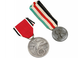 WWII NAZI GERMAN ITALIAN AWARD DECORATIONS