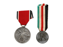 WWII NAZI GERMAN ITALIAN AWARD DECORATIONS