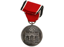 WWII NAZI GERMAN ITALIAN AWARD DECORATIONS