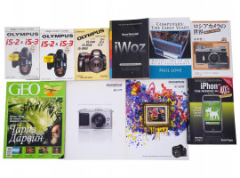 COLLECTION OF REFERNCE MAGAZINES BROCHURES CAMERAS