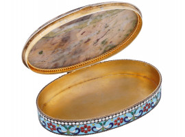 RUSSIAN GILT SILVER ENAMEL TRINKET BOX WITH COIN