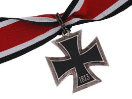 WWII NAZI GERMAN KNIGHTS CROSS AND STALINGRAD MEDAL