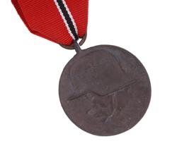WWII NAZI GERMAN KNIGHTS CROSS AND STALINGRAD MEDAL